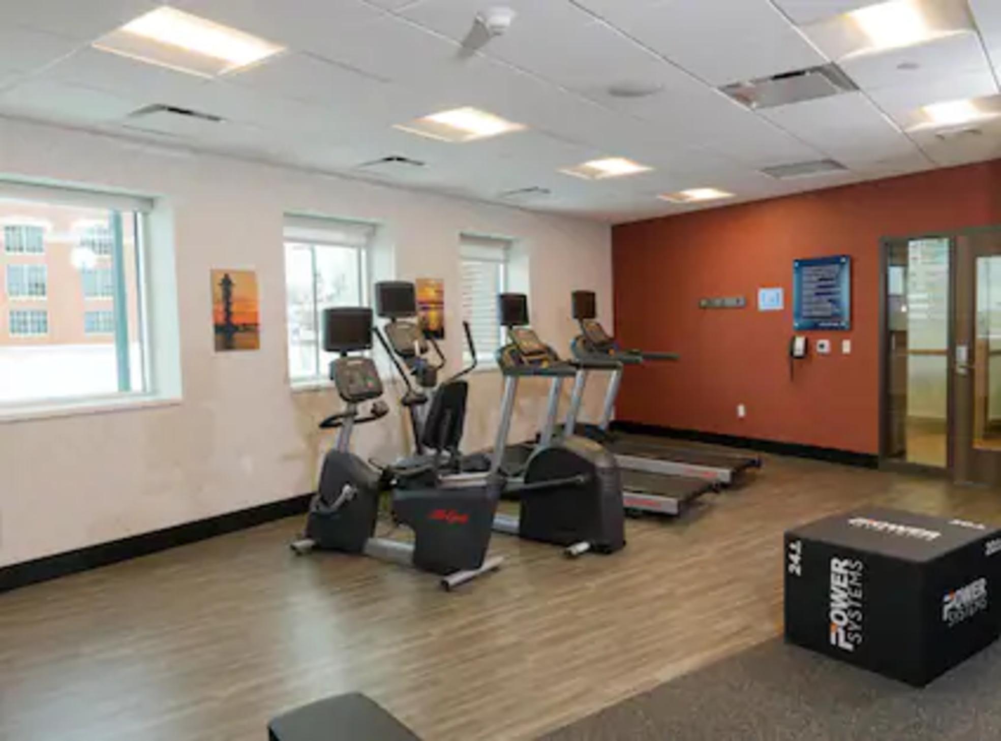 Hampton Inn & Suites Erie Bayfront מראה חיצוני תמונה