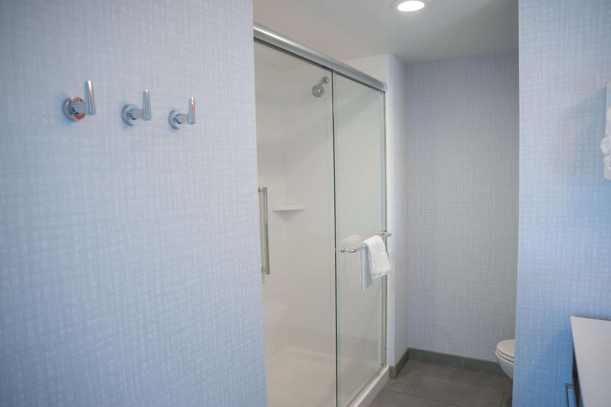 Hampton Inn & Suites Erie Bayfront מראה חיצוני תמונה