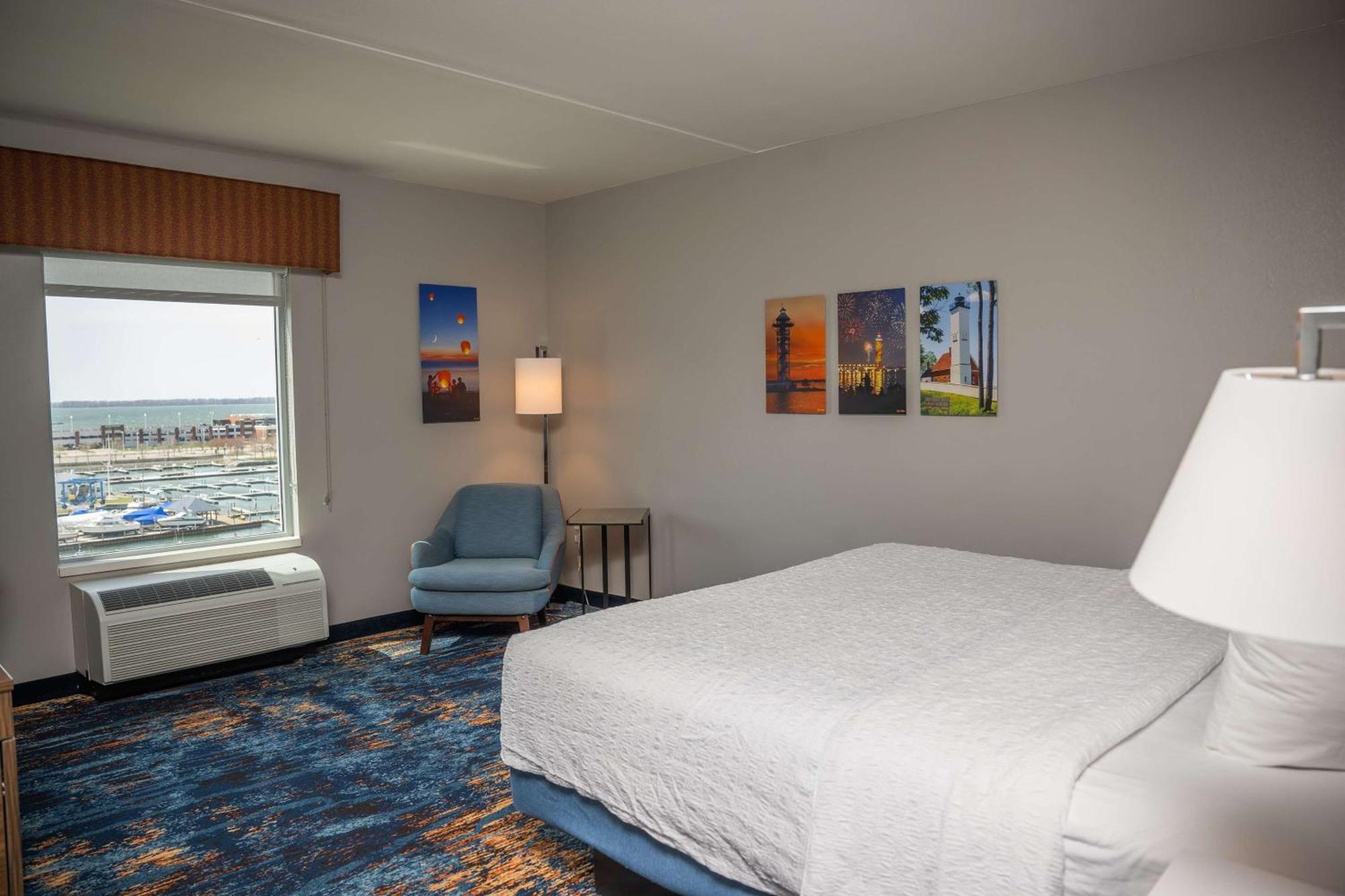 Hampton Inn & Suites Erie Bayfront מראה חיצוני תמונה