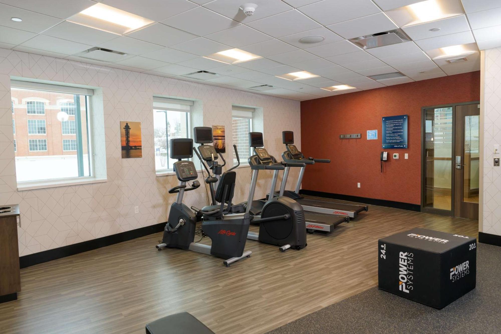 Hampton Inn & Suites Erie Bayfront מראה חיצוני תמונה